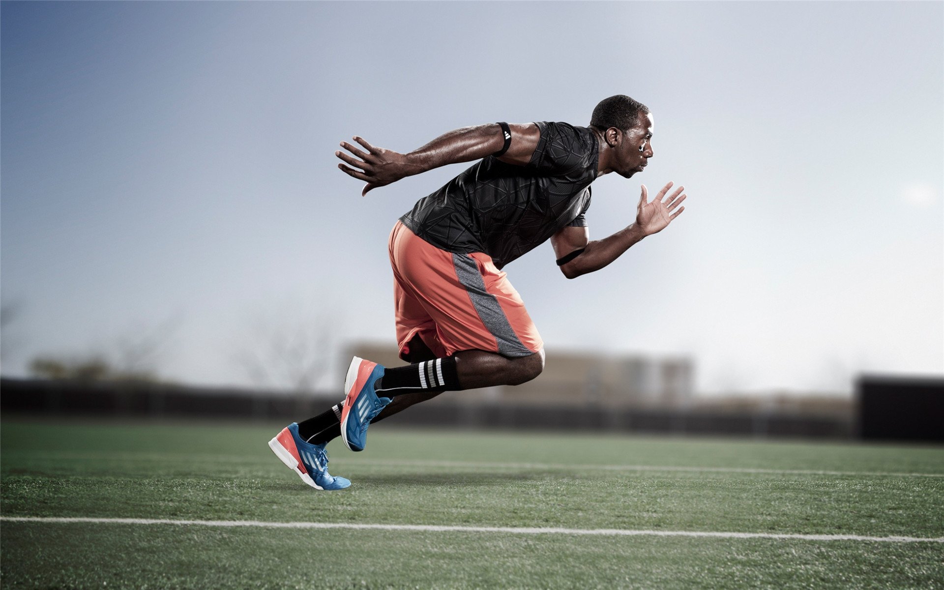 “亚戈·卡尔曼的精湛传球与强悍进攻，助阿根廷美洲狮队稳步提升”